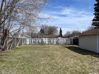 1432 105TH STREET, North Battleford, Saskatchewan S9A 1T3, Canada