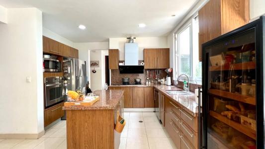  , San Rafael Escazú, San José 00001, Costa Rica