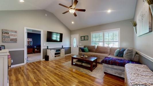 180 Lakeview Street, Manchester, Tennessee 37355, HOA KỲ