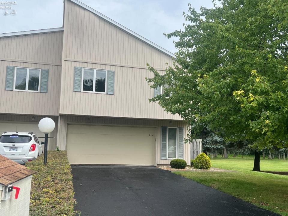 64 River Run Dr #J, Fremont, Ohio 43420, USA