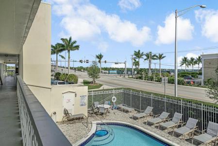 1050 Newcastle C, Boca Raton, Floryda 33434, USA