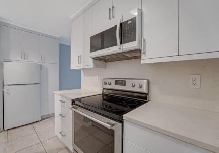 1050 Newcastle C, Boca Raton, Floryda 33434, USA