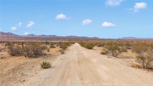 1111 Los Padres Road, Apple Valley, California 92307, Estados Unidos