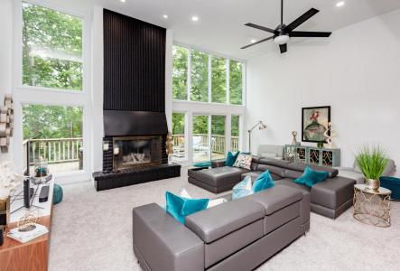 2201 Timberland Road, Ames, Iowa 50014, USA