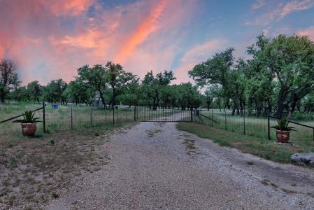 434 Gold-schaefer Rd, Fredericksburg, Texas 78624