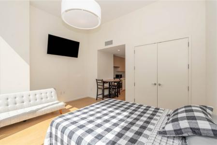 877 Francisco St. #819, Los Angeles, California 90017, Stati Uniti