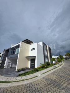 PARQUE MICHOACÁN, LOMAS DE ANGELÓPOLIS III ,, Ocoyucan, Puebla 72850, Meksyk