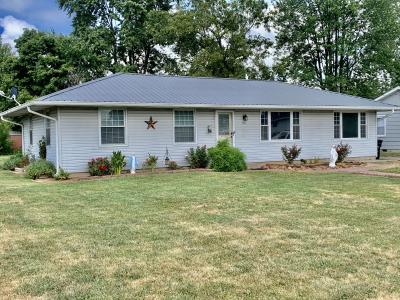 1105 N. Merchant St., Effingham, Illinois 62401