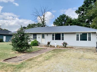 1105 N. Merchant St., Effingham, イリノイ 62401, アメリカ合衆国