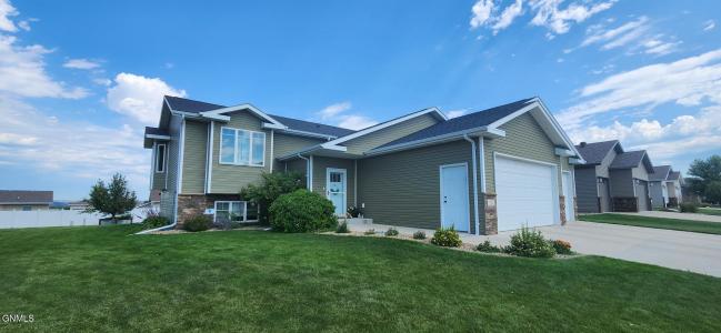 320 Keidel Trail, Mandan, ノースダコタ 58554, アメリカ合衆国