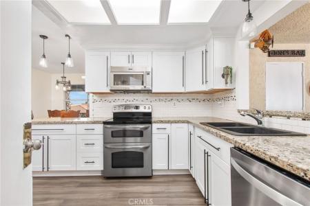 22751 Running Rabbit Court, Canyon Lake, California 92587