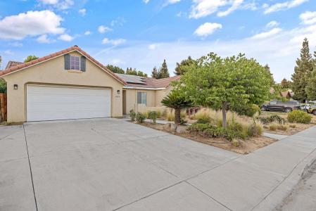 2540 E Seeger Avenue, Visalia, California 93292