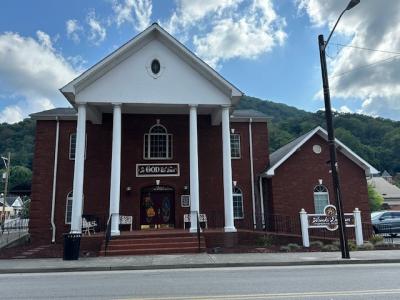 205 Kentucky Avenue, Pineville, Kentucky 40977, USA