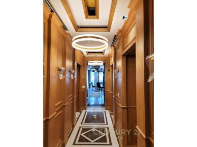 Rruga e Kavajës, Tirana, Albânia