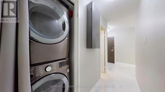 15 MCMURRICH STREET, Toronto (annex), אונטריו M5R 3M6, קנדה