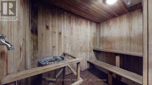 15 MCMURRICH STREET, Toronto (annex), אונטריו M5R 3M6, קנדה