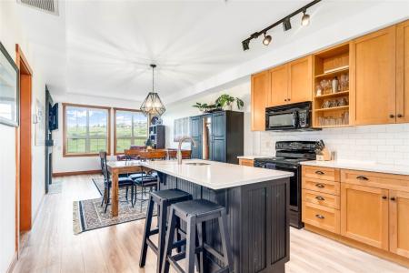 105 VILLAGE CENTRE COURT, Vernon, Colúmbia Britânica V1H 1T2, Canadá