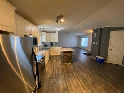 7928 97 AVENUE, Peace River, Alberta T8S 1W6, Canada