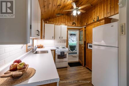 1528 DIGNAN ROAD, Dysart Et Al (harburn), Ontario K0M 1S0, Canadá