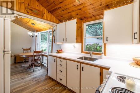 1528 DIGNAN ROAD, Dysart Et Al (harburn), Ontario K0M 1S0, Canadá