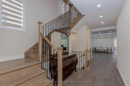 5 BERGIN STREET, Brampton, Ontario L6X 0X1, Canada