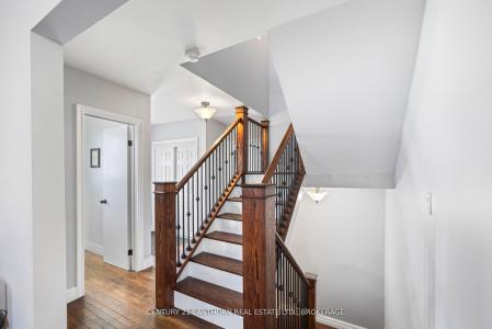 58 CLIFF CRESCENT, Kingston, Ontario K7M 1A8, Canada