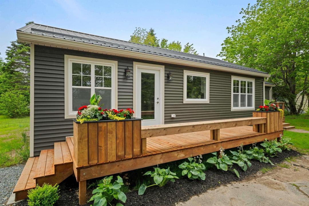 7 DAYLILY LANE, Lake Charlotte, Nova Scotia B0J 1L0, Canada