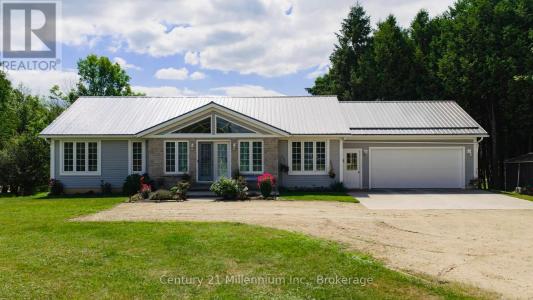 9849 WELLINGTON RD 3, Minto, オンタリオ N0G 1M0, カナダ