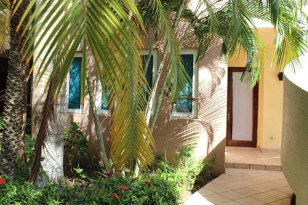 Waterfront Marina Villa 2D, 3BR/2BA in Parrot Tree Plantation , Roatán, Islas De La Bahía 34101, Honduras