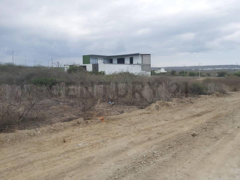 Dirección: Mz 210 A, LOTE N° 8 , Punta Blanca, Santa Elena 00001, Ekvador