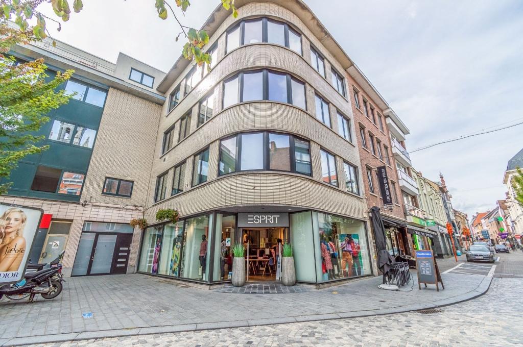 Ninoofsesteenweg 1, Halle, Bỉ