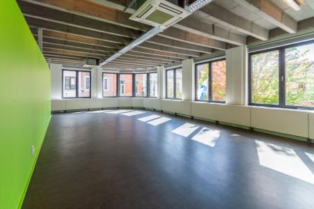 Ninoofsesteenweg 1, Halle, 比利时