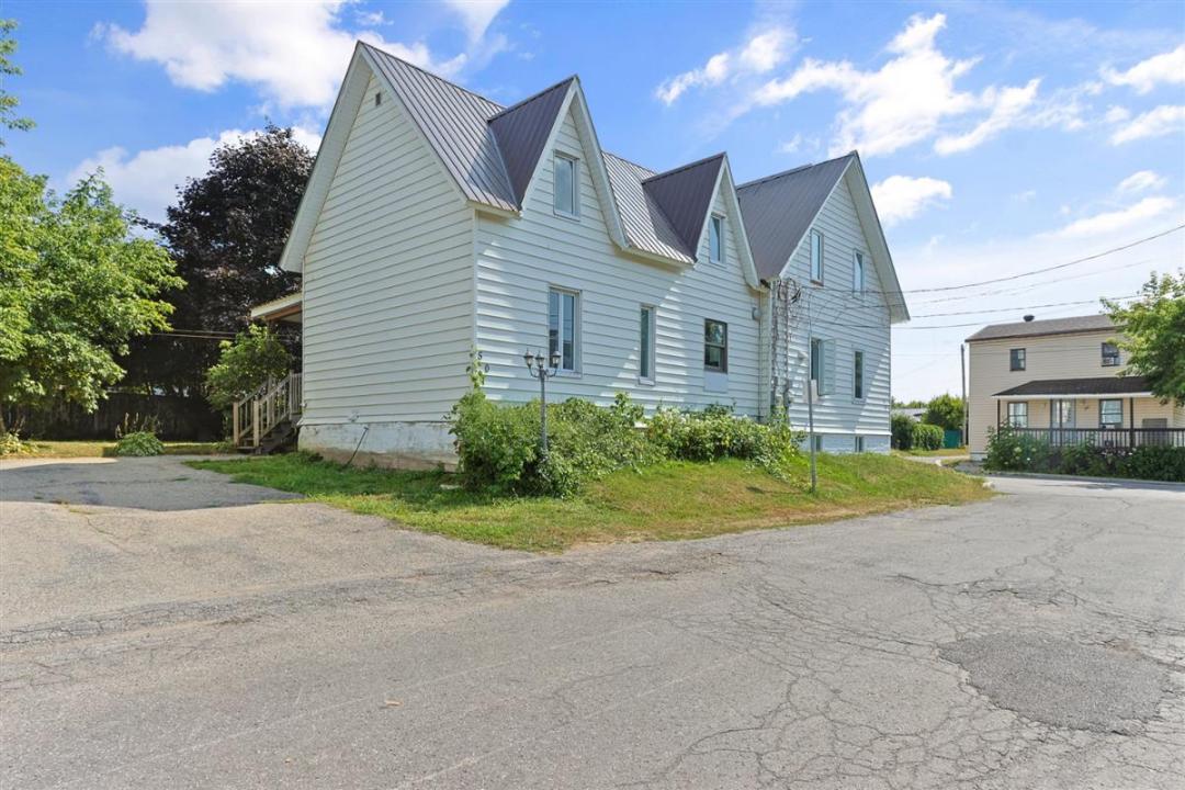 48-50  Rue St-Alexis, Saint-Chrysostome, Quebec J0S 1R0, Canadá