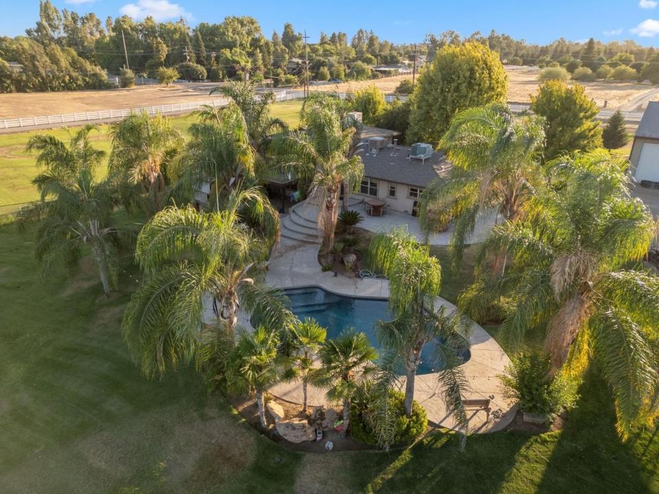 5588 Mccall Avenue N, Clovis, カリフォルニア 93619, アメリカ合衆国