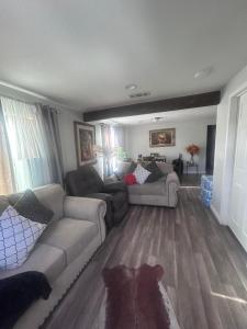 1362 W Northgrand Avenue, Porterville, California 93257, Stati Uniti