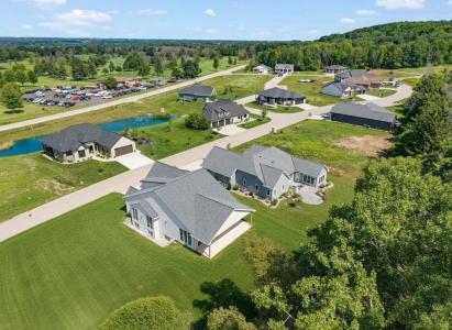 1780 BOBBY JONES Drive, De Pere, 威斯康辛州 54115, 美国