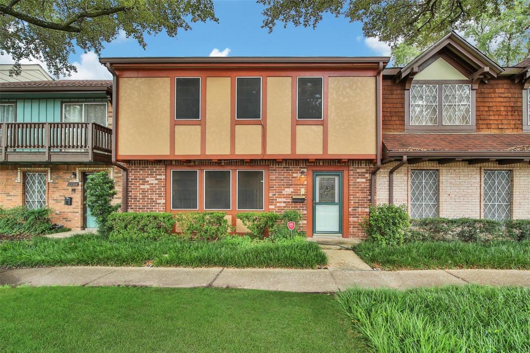 2202 Shadowdale Drive, Houston, Texas 77043