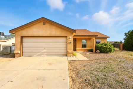 49 Milton Loop, Los Lunas, New Mexico 87031