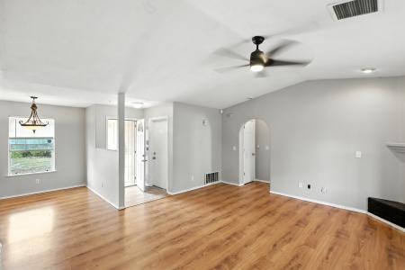 49 Milton Loop, Los Lunas, 新墨西哥州 87031, 美國