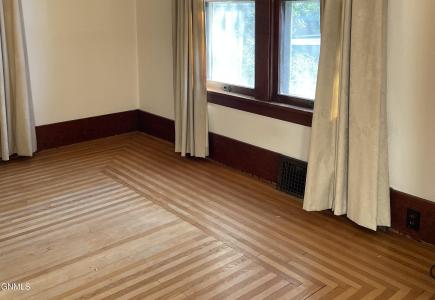 812 4th Street, Carrington, Dakota Du Nord 58421, États-Unis