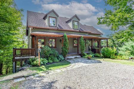 71  Ch. Eagle Nest, Saint-Adolphe-d'Howard, Quebec J0T 2B0, Canada