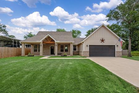 24738 Roscommon, Hempstead, Texas 77445, USA