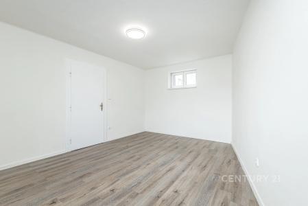 165/2, nám. Václavské, Čistá, Rakovník 27034, Czech Republic