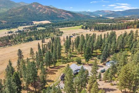 2024 Summit Valley Q Rd, Addy, Washington 99101, Estados Unidos