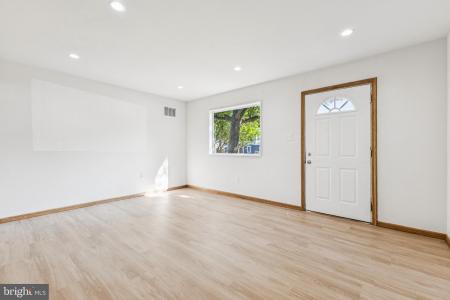 135 Polk Drive, Manassas Park, Virginia 20111, USA