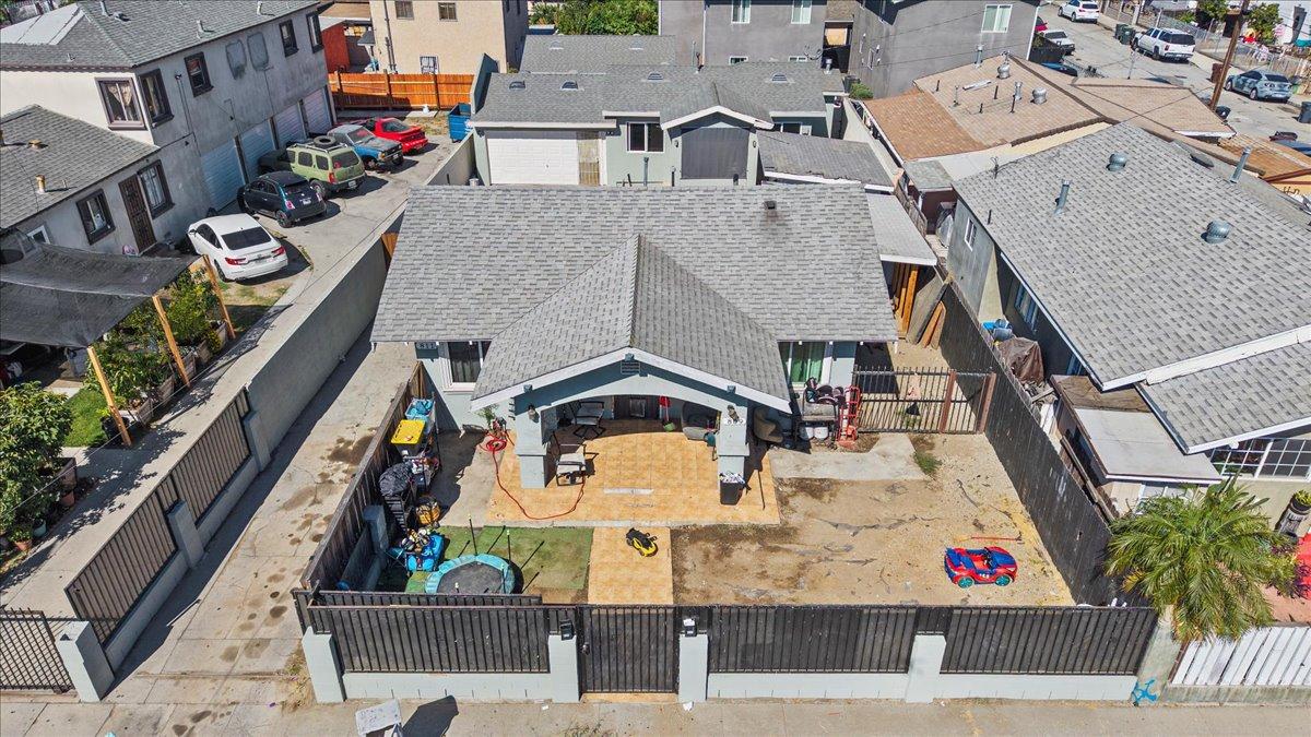 809 N Tamarind Ave, Compton, Californie 90220, États-Unis