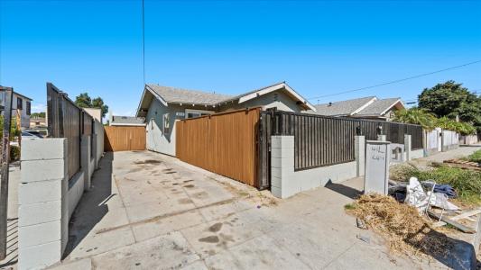 809 N Tamarind Ave, Compton, Californie 90220, États-Unis