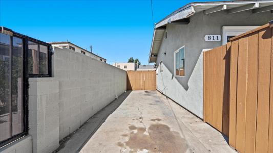 809 N Tamarind Ave, Compton, Californie 90220, États-Unis