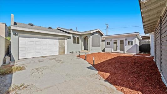 809 N Tamarind Ave, Compton, Californie 90220, États-Unis