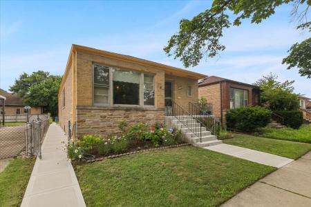 2643 W Pratt Avenue, Chicago, Illinois 60645